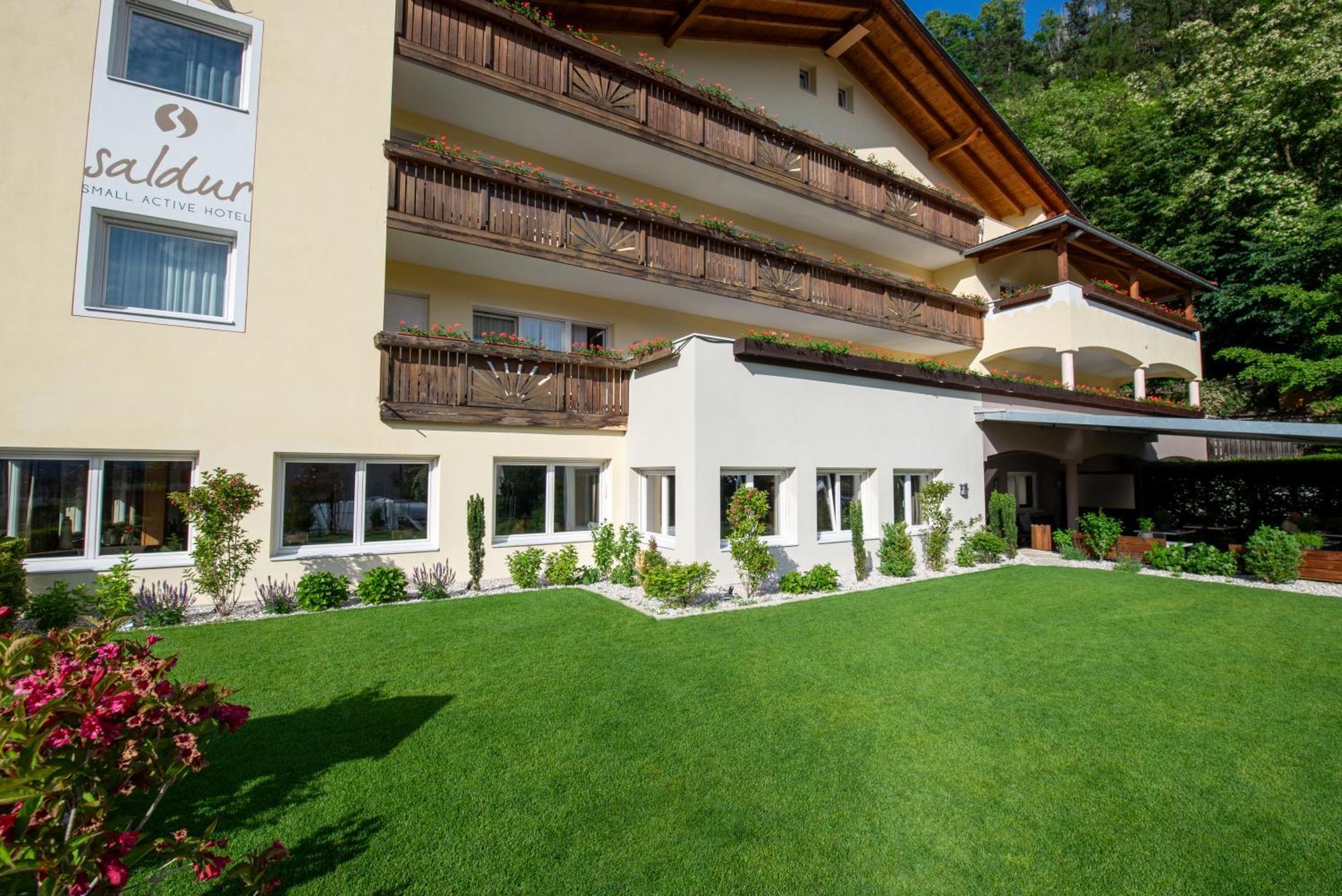 Saldur Small Active Hotel 斯卢德尔诺 外观 照片